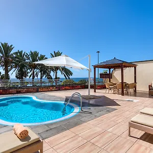 Club Playa Amadores